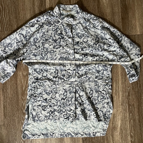 Victor Alfaro size small printed button down shirt - Picture 2 of 7